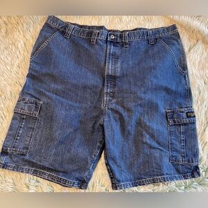 Wrangler Men's Dark Blue Cargo Shorts, Size 46